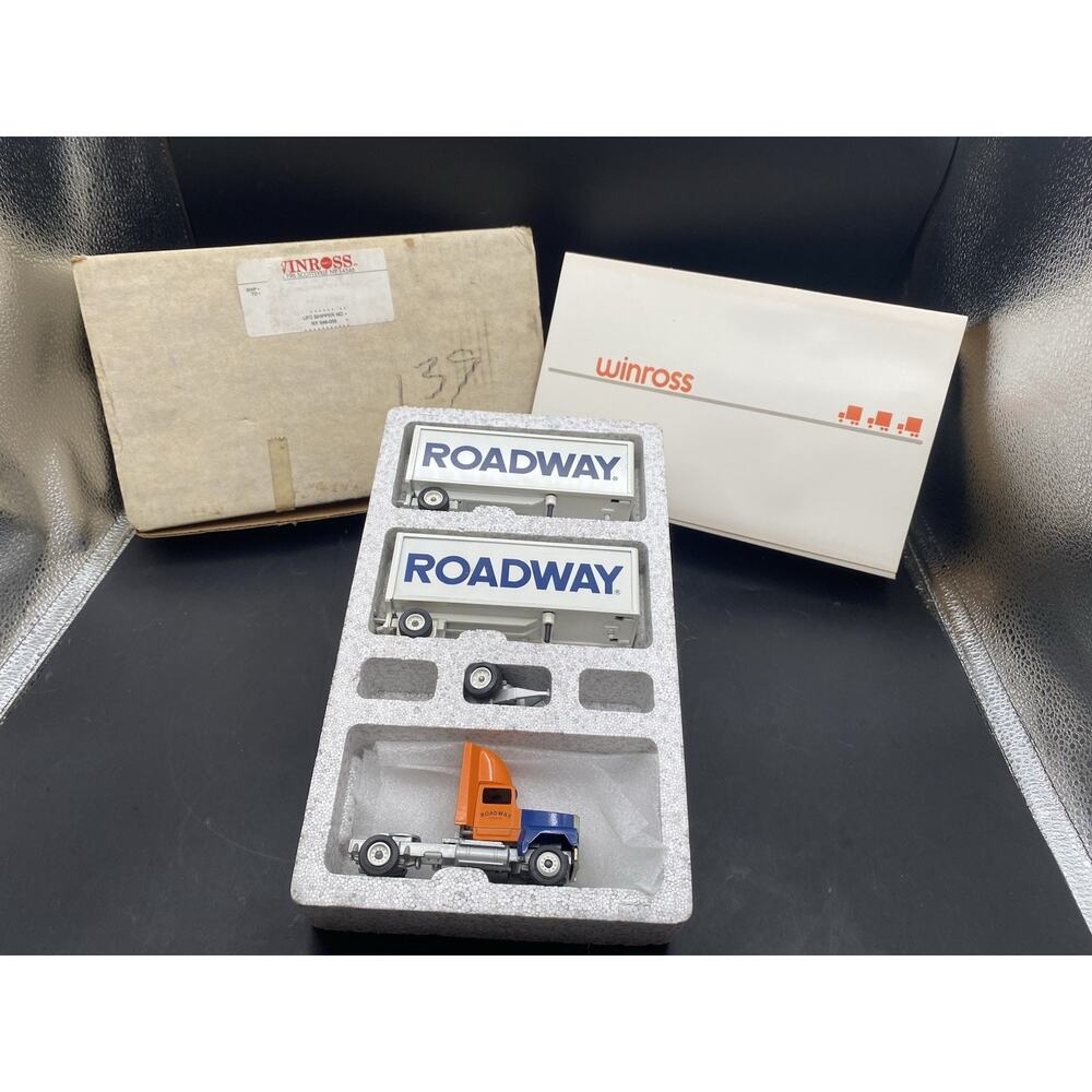 Roadway Truck Lines Doubles Winross 1/64th Scale Tractor Trailers